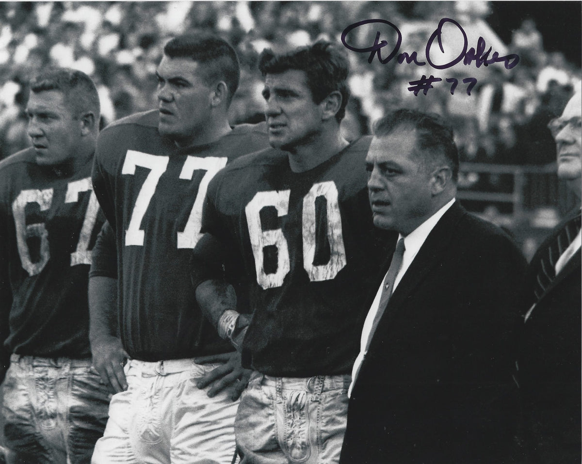 Autographed DON OAKES 8X10 Philadelphia Eagles Photo