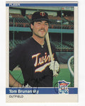 Autographed TOM BRUNANSKY 1984 Fleer Card