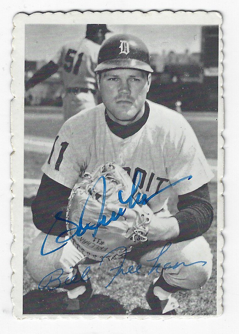 BILL FREEHAN Autographed 1967 Topps Deckle Edge Card