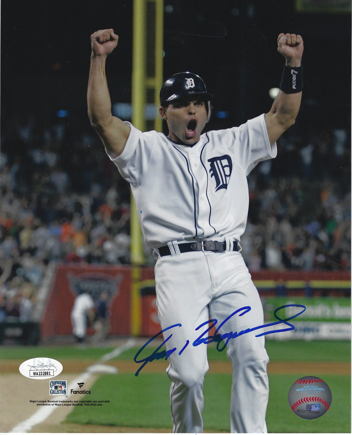 Autographed IVAN RODRIGUEZ Detroit Tigers 8X10 photo JSA
