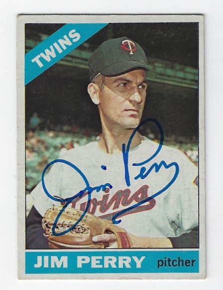Autographed JIM PERRY Minnesota Twins 1966 Topps Card