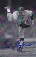 Autographed BERT BLYLEVEN Minnesota Twins BxW Post Card