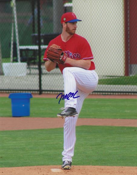 Autographed MICHAEL KELLY 8X10 Philadelphia Phillies Photo