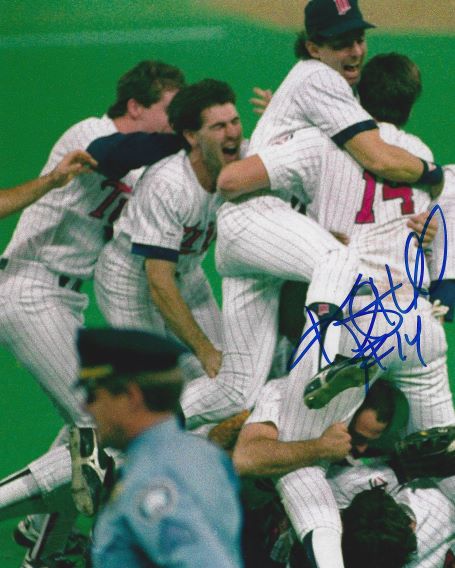 AUTOGRAPHED KENT HRBEK 8x10 Minnesota Twins Photo