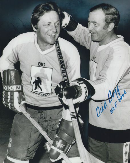 Autographed DICK DUFF 8x10 Toronto Maple Leafs Photo