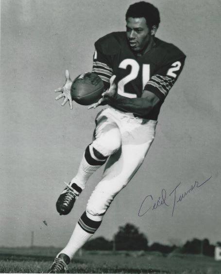 Autographed CECIL TURNER 8X10 Chicago Bears Photo