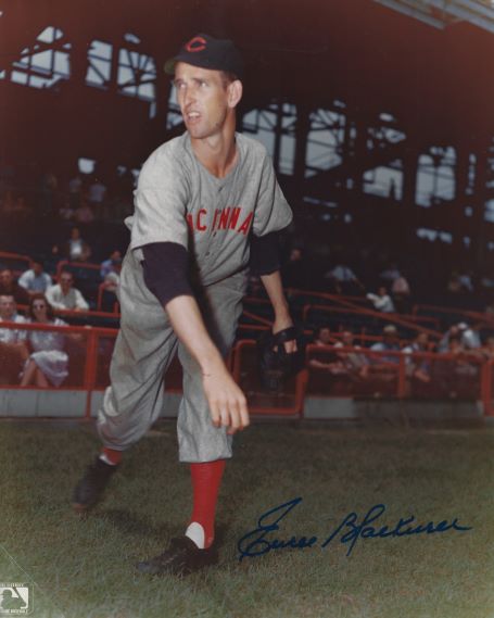 AUTOGRAPHED EWELL BLACKWELL 8X10 Cincinnati Reds Photo