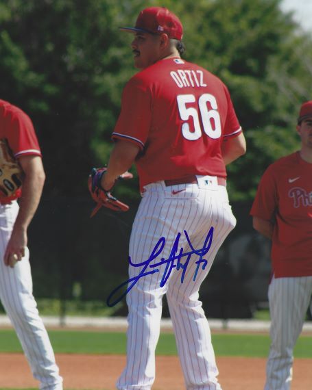 AUTOGRAPHED LUIS ORTIZ 8X10 Philadelphia Phillies Photo