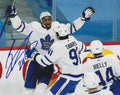 Autographed WAYNE SIMMONDS 8x10 Toronto Maple Leafs Photo