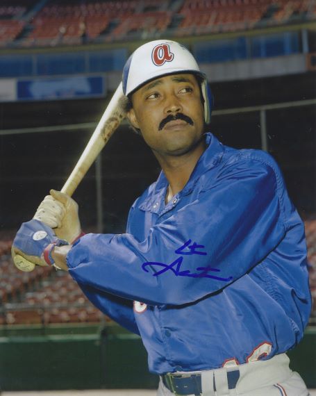 AUTOGRAPHED CITO GASTON 8X10 Atlanta Braves photo