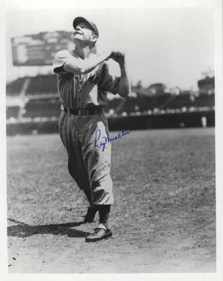 AUTOGRAPHED RAY MUELLER 8x10 Cincinnati Reds Photo