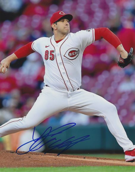 AUTOGRAPHED LUIS CESSA 8x10 Cincinnati Reds Photo