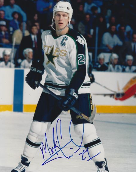 Autographed MARK TINORDI 8X10 Dallas Stars Photo