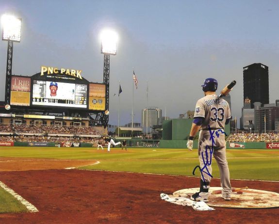 AUTOGRAPHED HUMBERTO QUINTERO 8X10 Kansas City Royals Photo