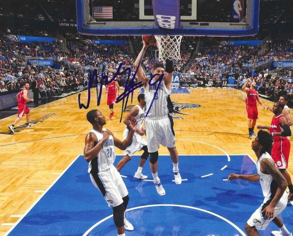 Autographed NIKOLA VUCEVIC 8x10 Orlando Magic Photo
