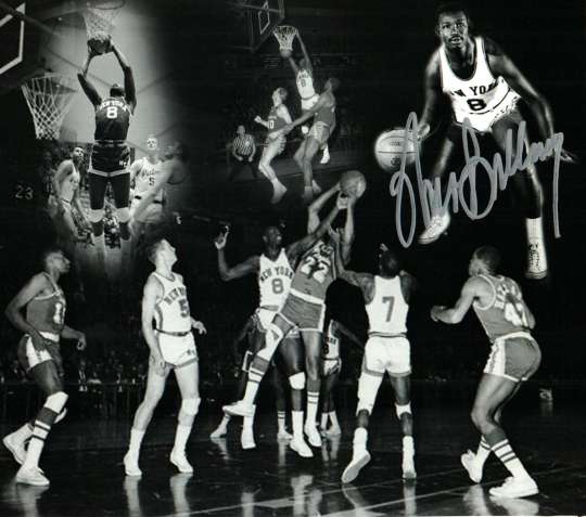 Autographed WALT BELLAMY 8X10 NEW YORK KNICKS photo
