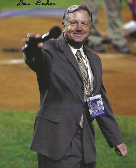 Autographed DAN BAKER 8X10 Philadelphia Phillies Photo