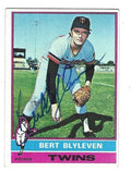 Autographed BERT BLYLEVEN Minnesota Twins 1976 Topps Card