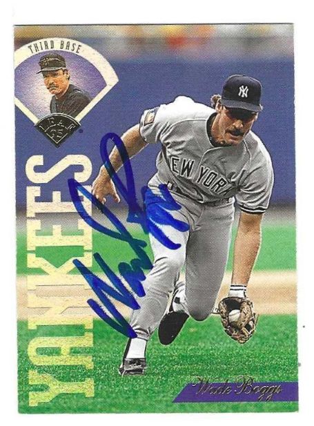 Autographed WADE BOGGS New York Yankees 1995 Donruss Card