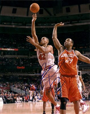 Autographed  P. J. BROWN Chicago Bulls Photo