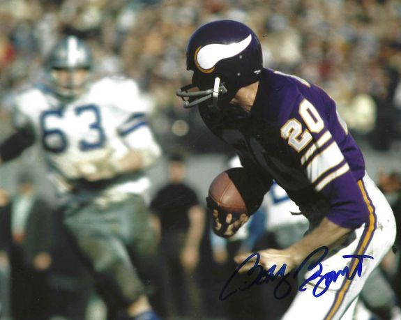Autographed BOBBY BRYANT 8X10 Minnesota Vikings Photo