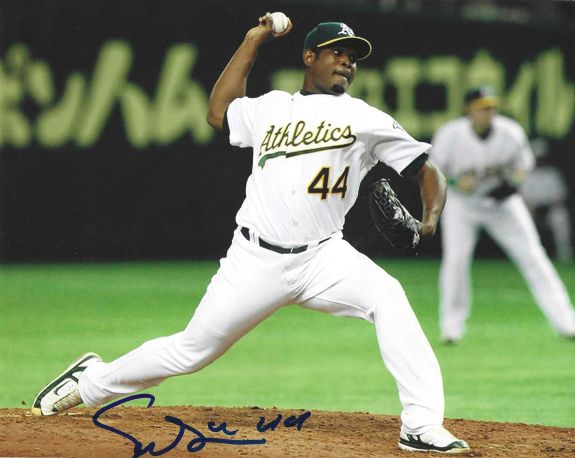 AUTOGRAPHED SANTIAGO CASILLA 8X10 Oakland A's Photo