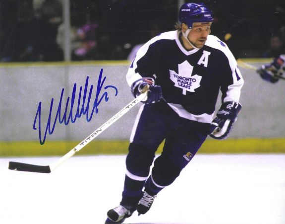 Autographed WENDEL CLARK 8X10 Toronto Maple Leafs Photo