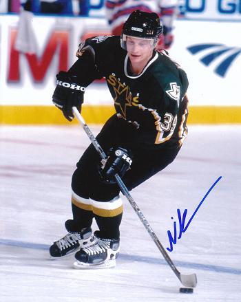 AUTOGRAPHED  NIKO KAPANEN 8X10 Dallas Stars Photo