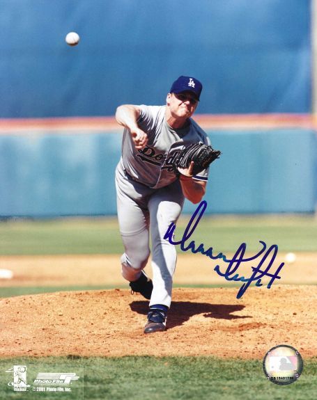 AUTOGRAPHED DARREN DREIFORT 8X10 Los Angeles Dodgers photo
