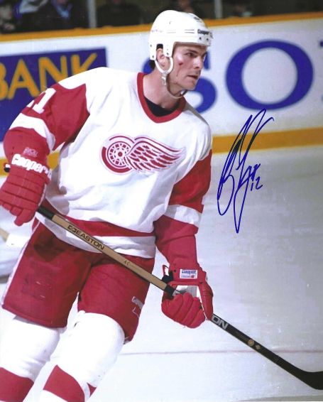 Autographed BOB ERREY 8X10 Detroit Red Wings Photo