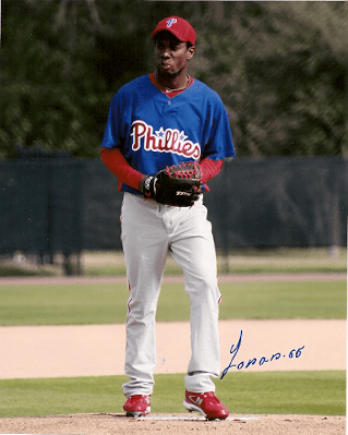AUTOGRAPHED  photo YOHAN FLANDE  Philadelphia Phillies