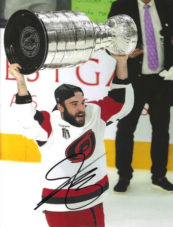 Autographed SHAYNE GOSTISBEHERE Carolina Huricanes 8x10 photo