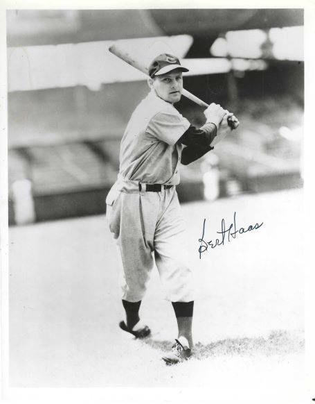 AUTOGRAPHED BERT HAAS 8X10 Cincinnati Reds Photo