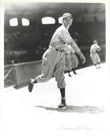 AUTOGRAPHED LUM HARRIS 8X10 Philadelphia A's Photo