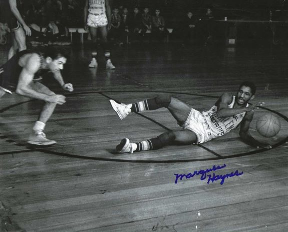 Autographed MARQUES HAYNES  8X10 HARLEM GLOBTROTTERS photo