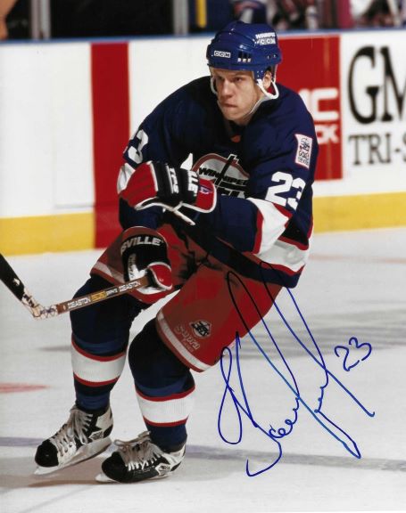 Autographed IGOR KOROLEV  8X10 Winnipeg Jets Photo