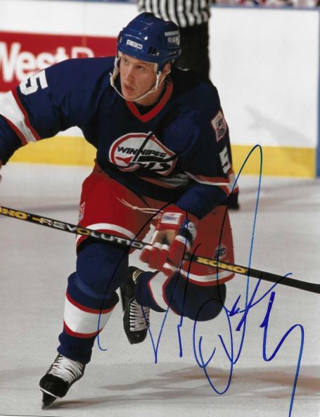 Autographed DERON QUINT  8X10 Winnipeg Jets Photo