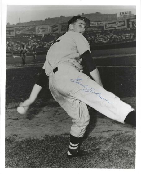 AUTOGRAPHED EARL JOHNSON 8X10 Boston Red Sox photo