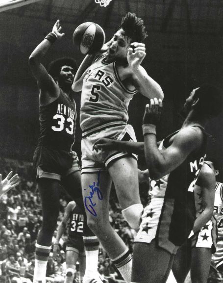 Autographed RICH JONES 8x10 San Antonio Spurs Photo