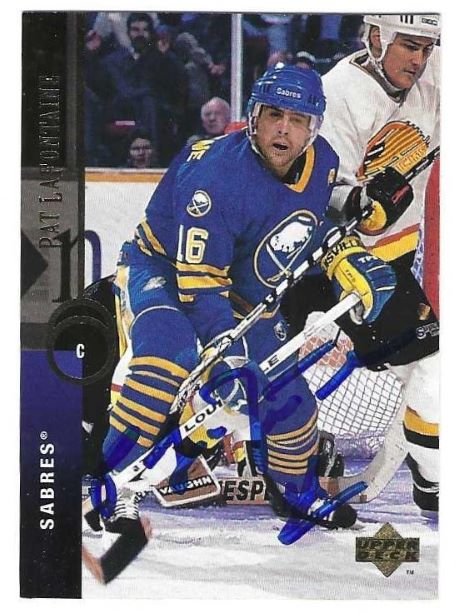Autographed PAT LAFONTAINE Buffalo Sabres 1994-95 Upper Deck card #17