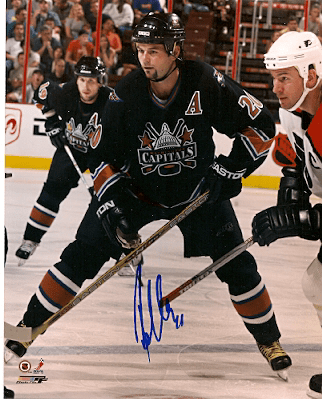 Autographed ROBERT LANG Washington Capitals photo.