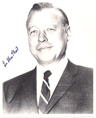 Autographed LEE MACHPAIL HOF'R Photo