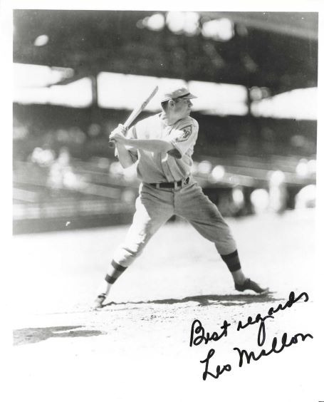 AUTOGRAPHED LES MALLON 8X10 Boston Braves photo