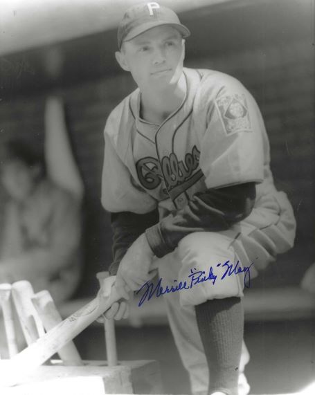 AUTOGRAPHED MAURICE "PINKY" MAY 8x10 Philadelphia Phillies Photo