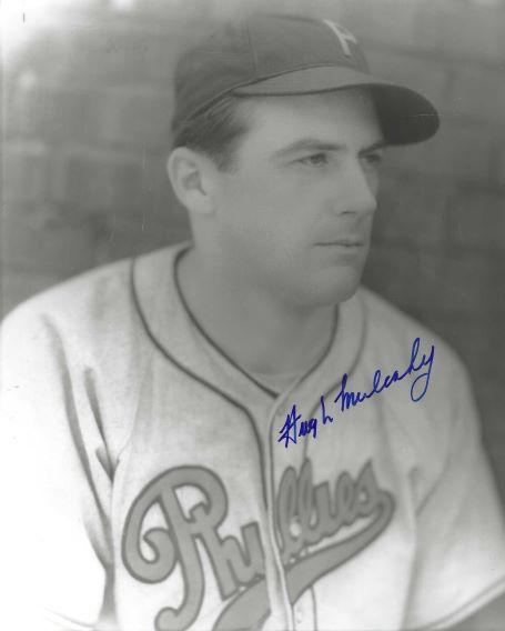 AUTOGRAPHED HUGH MULCAHY 8x10 Philadelphia Phillies Photo