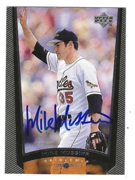 Autographed MIKE MUSSINA Baltimore Orioles 1999 Upper Deck Card