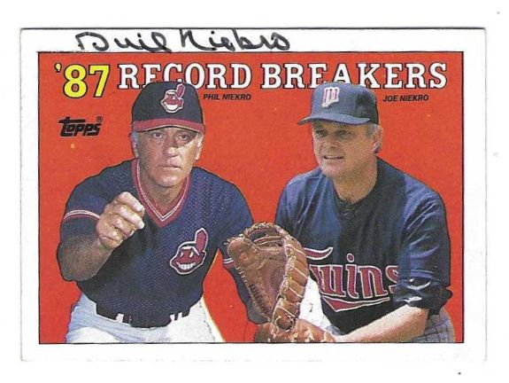 Autographed PHIL NIEKRO Cleveland Indians 1988 Topps Card