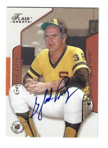 Autographed GAYLORD PERRY sSan Diego Padres 2003 FLEER FLAIR GREATS CARD