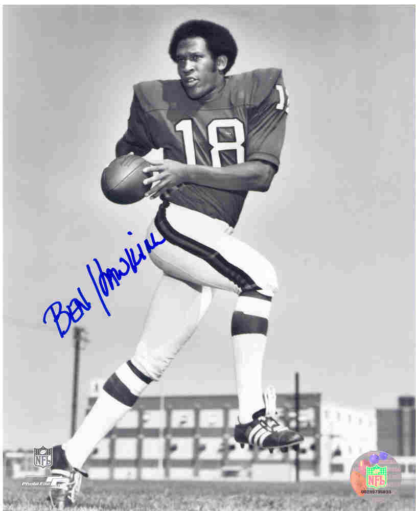 AUTOGRAPHED  BEN HAWKINS 8x10 Philadelphia Eagles Photo