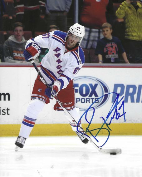 Autographed BENOIT POULIOT  8X10 New York Rangers Photo